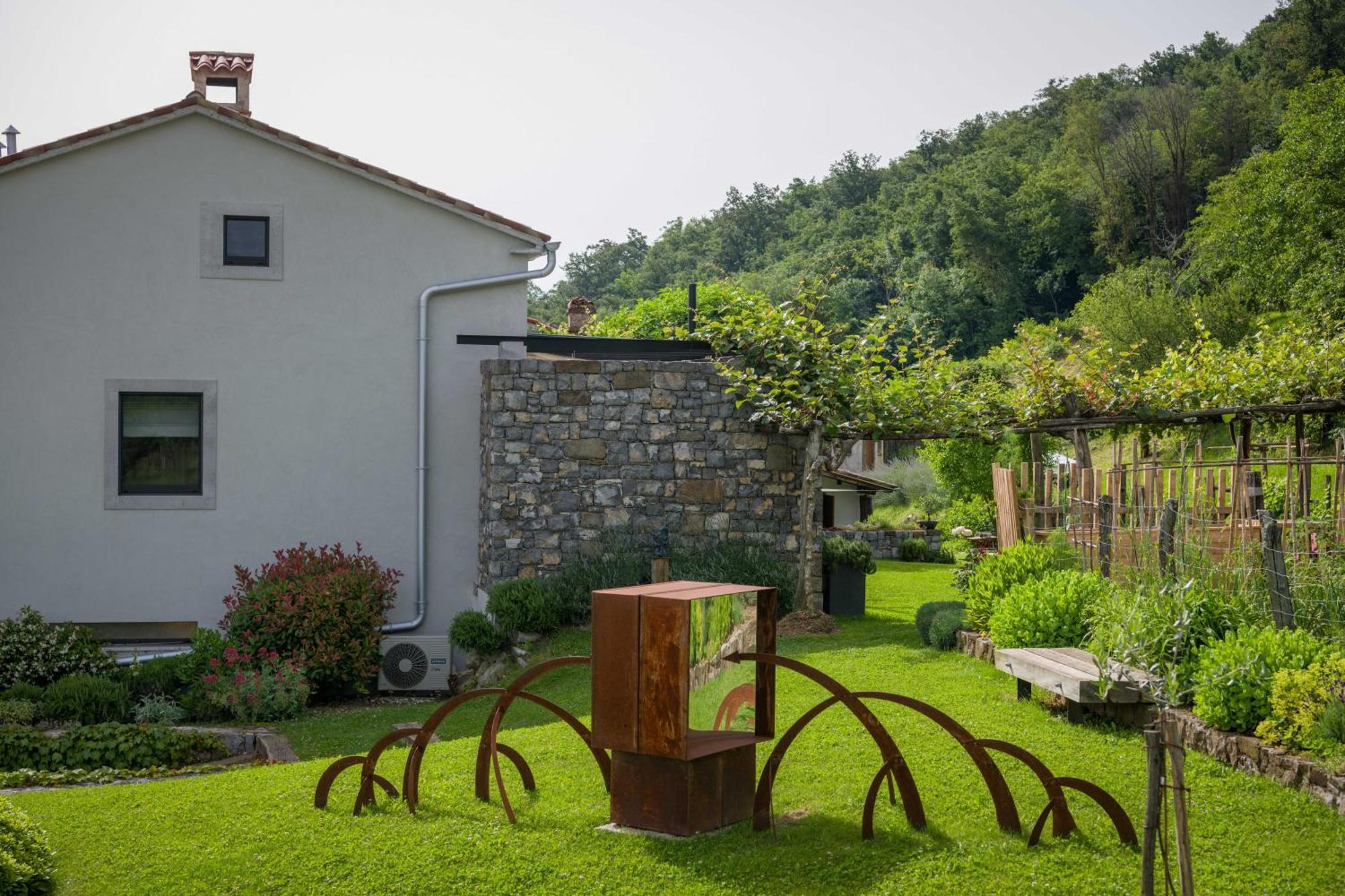 Villa Artes With Free Hot Tub & Sauna Branik Kültér fotó