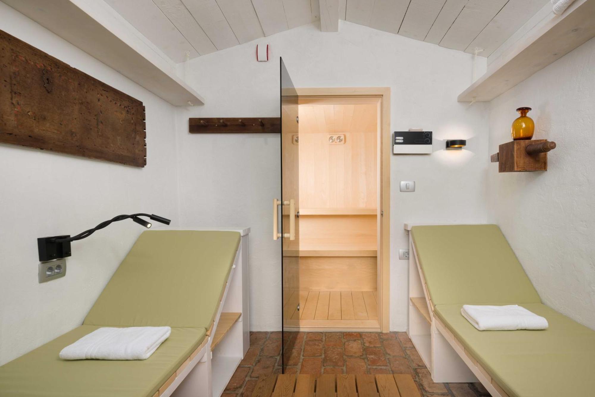 Villa Artes With Free Hot Tub & Sauna Branik Kültér fotó