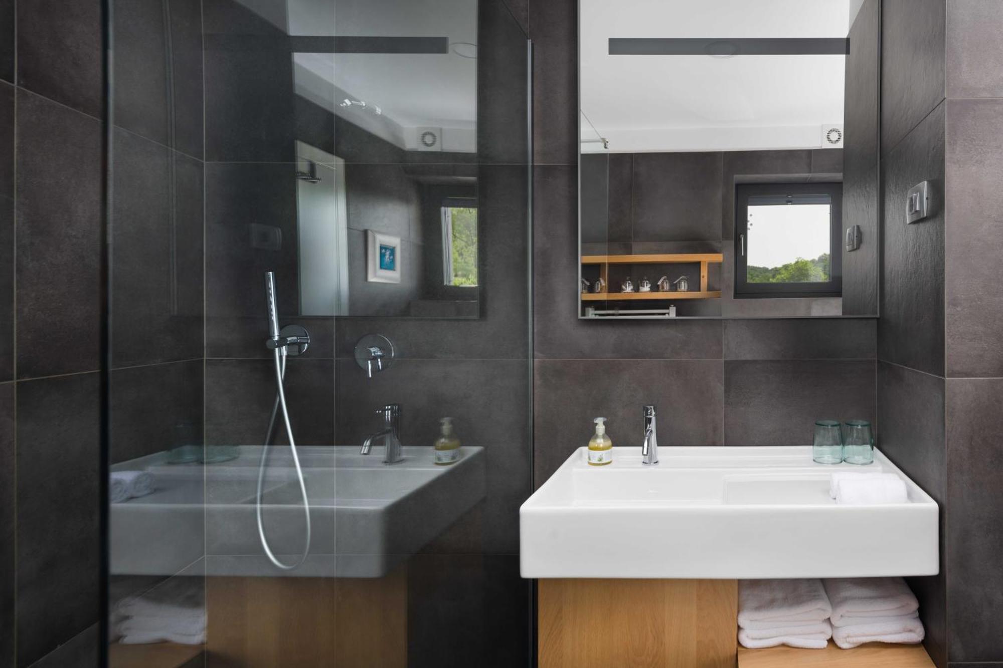 Villa Artes With Free Hot Tub & Sauna Branik Kültér fotó